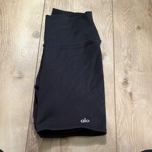 ALO Yoga women Classic Black Biker short